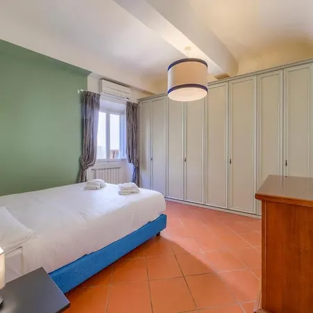 Stylish Flat In Tower Donati, 5 Min From Duomo Апартаменты *