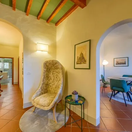Stylish Flat In Tower Donati, 5 Min From Duomo フィレンツェ